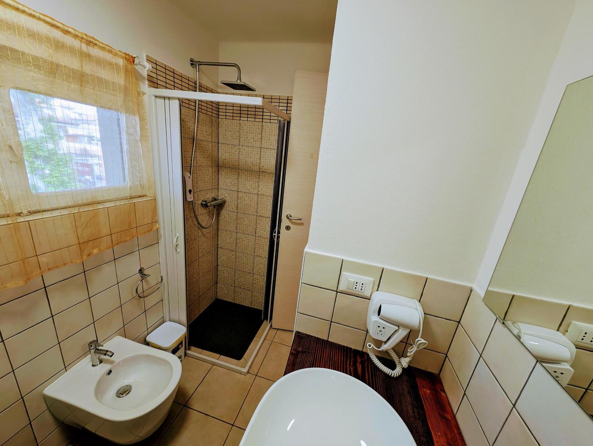 Guest House Il Glicine Stadio - Ospedale 切塞纳 外观 照片